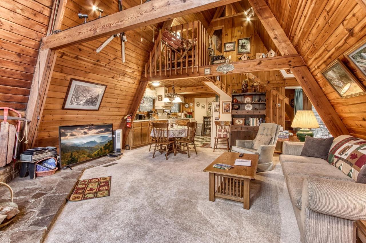 Mountain Springs Chalet Gatlinburg Esterno foto